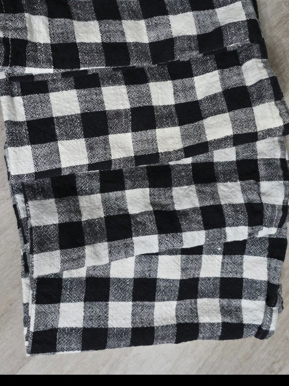 4 Black/White Buffalo Napkins